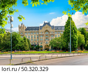 Beautiful Gresham Palace by day, Budapest, Hungary. Стоковое фото, агентство Ingram Publishing / Фотобанк Лори