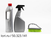 arrangement with detergent bottles brush. Стоковое фото, агентство Ingram Publishing / Фотобанк Лори