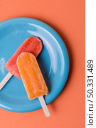 homemade popsicle ice cream different flavours. High resolution photo. homemade popsicle ice cream different flavours. High quality photo. Стоковое фото, агентство Ingram Publishing / Фотобанк Лори