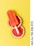 delicious summer popsicle with slices grapefruit. High resolution photo. delicious summer popsicle with slices grapefruit. High quality photo. Стоковое фото, агентство Ingram Publishing / Фотобанк Лори
