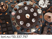 top view chocolate cake with chocolate stuff. Стоковое фото, агентство Ingram Publishing / Фотобанк Лори