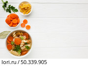 flat lay broccoli carrots fusilli bowl with copy space. Стоковое фото, агентство Ingram Publishing / Фотобанк Лори
