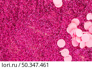 confetti pink glitters. Стоковое фото, агентство Ingram Publishing / Фотобанк Лори