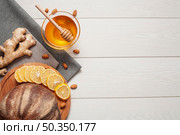 homemade bread with honey ginger. Стоковое фото, агентство Ingram Publishing / Фотобанк Лори