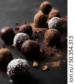 close up delicious chocolate truffles ready be served. Стоковое фото, агентство Ingram Publishing / Фотобанк Лори