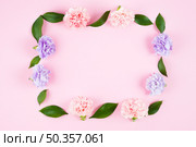 rame with flower heads leaf. Стоковое фото, агентство Ingram Publishing / Фотобанк Лори