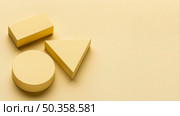 high angle geometrical figures with copy space. Стоковое фото, агентство Ingram Publishing / Фотобанк Лори