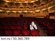 portrait female mime sitting chair. Стоковое фото, агентство Ingram Publishing / Фотобанк Лори