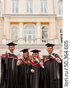 happy students graduation ceremony. Стоковое фото, агентство Ingram Publishing / Фотобанк Лори