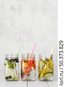 delicious fruity drinks arrangement. Стоковое фото, агентство Ingram Publishing / Фотобанк Лори