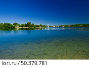 Landscape picture of a beautiful artificial laggon - Quinta do Lago, Faro, Portugal. Стоковое фото, агентство Ingram Publishing / Фотобанк Лори