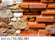 Picture of an old wall made with bricks. Стоковое фото, агентство Ingram Publishing / Фотобанк Лори