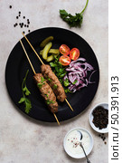 delicious arabic fast food skewers. Стоковое фото, агентство Ingram Publishing / Фотобанк Лори