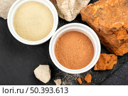 top view organic dye pigment 8. Стоковое фото, агентство Ingram Publishing / Фотобанк Лори