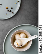 flat lay dumplings spoon. Стоковое фото, агентство Ingram Publishing / Фотобанк Лори