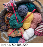 wool knitting needles basket 5. Стоковое фото, агентство Ingram Publishing / Фотобанк Лори