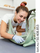 young businesswoman owner working 18. Стоковое фото, агентство Ingram Publishing / Фотобанк Лори