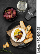 flat lay tasty local food assortment. Стоковое фото, агентство Ingram Publishing / Фотобанк Лори