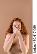 young woman teaching sign language 34. Стоковое фото, агентство Ingram Publishing / Фотобанк Лори