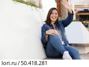 casual chubby girl denim outdoors 4. Стоковое фото, агентство Ingram Publishing / Фотобанк Лори