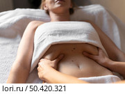 close up woman therapy. Стоковое фото, агентство Ingram Publishing / Фотобанк Лори