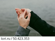 close up view couple hands concept 2. Стоковое фото, агентство Ingram Publishing / Фотобанк Лори