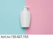 top view bottle hydro alcoholic gel. Стоковое фото, агентство Ingram Publishing / Фотобанк Лори