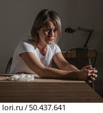 adult woman stressing out home 6. Стоковое фото, агентство Ingram Publishing / Фотобанк Лори