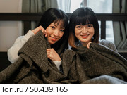 pretty asian girls smiling. Стоковое фото, агентство Ingram Publishing / Фотобанк Лори