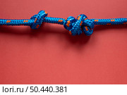 blue sailor rope knot copy space 2. Стоковое фото, агентство Ingram Publishing / Фотобанк Лори