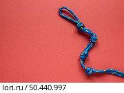 flat lay rope with knot copy space. Стоковое фото, агентство Ingram Publishing / Фотобанк Лори