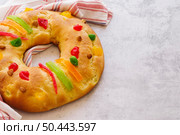 epiphany day dessert with copy space tablecloth. Стоковое фото, агентство Ingram Publishing / Фотобанк Лори