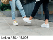 social distancing concept public areas 20. Стоковое фото, агентство Ingram Publishing / Фотобанк Лори