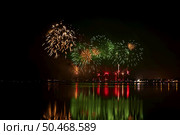 Fireworks of St Paio of Torreira a celebration that happens every year on september at Torreira - Aveiro, Portugal. Стоковое фото, агентство Ingram Publishing / Фотобанк Лори