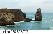 Nau dos Corvos in the Carvoeiro Cape, Peniche, Portugal. Стоковое фото, агентство Ingram Publishing / Фотобанк Лори