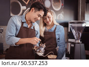 The modern coffee shop will serve all sorts of coffee, including drip coffee. Customers prefer this method because it provides the most realistic coffee flavor. Стоковое фото, агентство Ingram Publishing / Фотобанк Лори