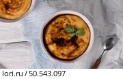 Leite creme, portuguese desert similar to creme brulee, cream brulee and burnt cream. Стоковое фото, агентство Ingram Publishing / Фотобанк Лори