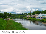 Торжок. Вид на Тверецкую набережную и реку Тверцу. Torzhok. View of the Tveretskaya Embankment and the Tvertsa River. Стоковое фото, фотограф Станислав Самойлов / Фотобанк Лори