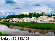 Торжок. Вид на Тверецкую набережную и реку Тверцу. Torzhok. View of the Tveretskaya Embankment and the Tvertsa River. Стоковое фото, фотограф Станислав Самойлов / Фотобанк Лори