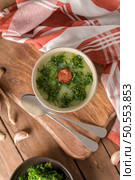 Caldo verde popular soup in Portuguese cuisine. traditional ingredients for caldo verde are potatoes, collard greens , olive oil and salt. Additionally garlic or onion may be added. Стоковое фото, агентство Ingram Publishing / Фотобанк Лори