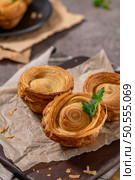 Pastries filled with meat, traditionally baked in black clay molds both from the region on Vila Real, Portugal. Стоковое фото, агентство Ingram Publishing / Фотобанк Лори