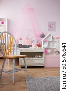 Stylish bedroom interior with ballet decorations for young dancer. Стоковое фото, агентство Ingram Publishing / Фотобанк Лори