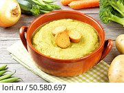 vegetable soup with croutons and fresh ingredients . Стоковое фото, агентство Ingram Publishing / Фотобанк Лори
