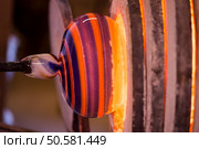 Glass Blower, Glass, Blown Glass Manufacturing Plant. Стоковое фото, агентство Ingram Publishing / Фотобанк Лори