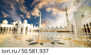 Sheikh Zayed Grand Mosque in Abu Dhabi. Sheikh Zayed Grand Mosque. Стоковое фото, агентство Ingram Publishing / Фотобанк Лори