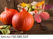 	pumpkin apfel basket. Стоковое фото, агентство Ingram Publishing / Фотобанк Лори
