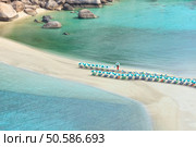 Empty morning Koh Nang Yuan island beach with cristal clear water. Asian tropical beach paradise in Thailand. Стоковое фото, агентство Ingram Publishing / Фотобанк Лори