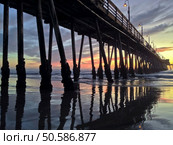 Imperial Beach Pier Sunset, Imperial Beach, San Diego, CA. Taken 1 October 2015. Стоковое фото, агентство Ingram Publishing / Фотобанк Лори