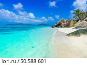 Anse Source d’Argent - Beach on island La Digue in Seychelles. Стоковое фото, агентство Ingram Publishing / Фотобанк Лори