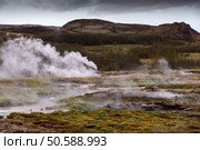 Beautiful Icelandic landscape with geysir.. Beautiful Icelandic landscape with geysir. Стоковое фото, агентство Ingram Publishing / Фотобанк Лори